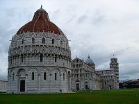 The impressive Battistero in the foreground