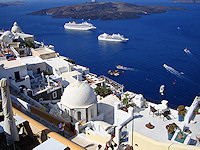 Plenty of cliffside restaurants, cafes, and hotels to enjoy the view.