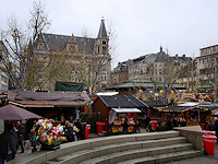 The market is open all day and night from late November to Christmas Eve.