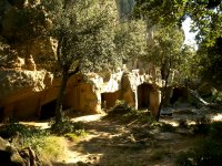 The troglodyte site at Calès