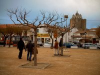 A leisurely game of pétanque.